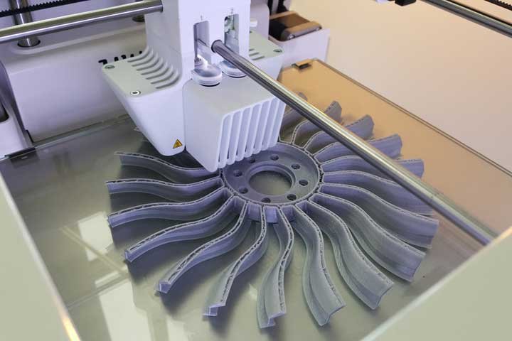 How are advanced technologies like 3D printing and additive manufacturing used in aircraft production?