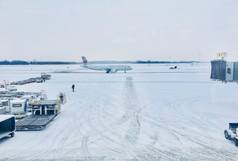 How do anti-icing and de-icing technologies improve aircraft safety in extreme weather conditions?